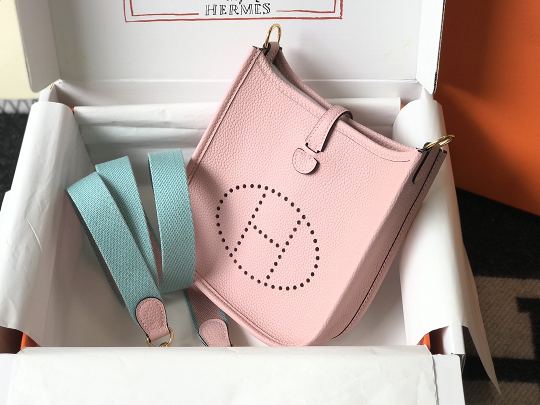 Hermes Evelyne 16 Amazone TPM Shoulder Bag In Pink Clemence Leather